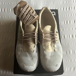 On Cloud Cloud 5 Sneakers, Women’s 8 Like New!